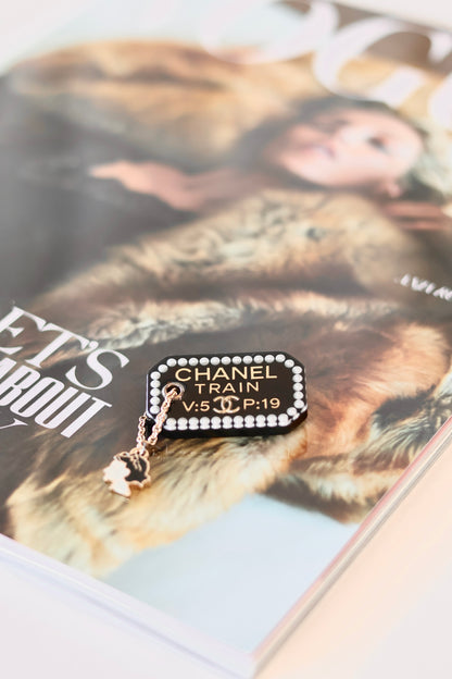 Chanel CC Brooch Black