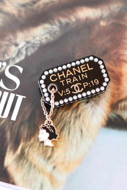 Chanel CC Brooch Black