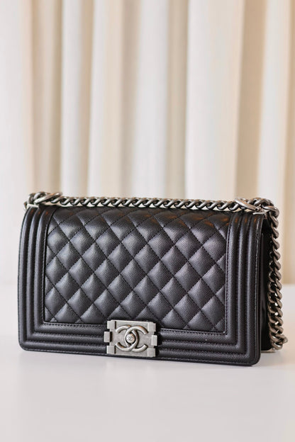Chanel medium Boybag black