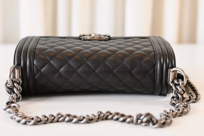 Chanel medium Boybag black