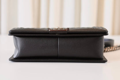 Chanel medium Boybag black