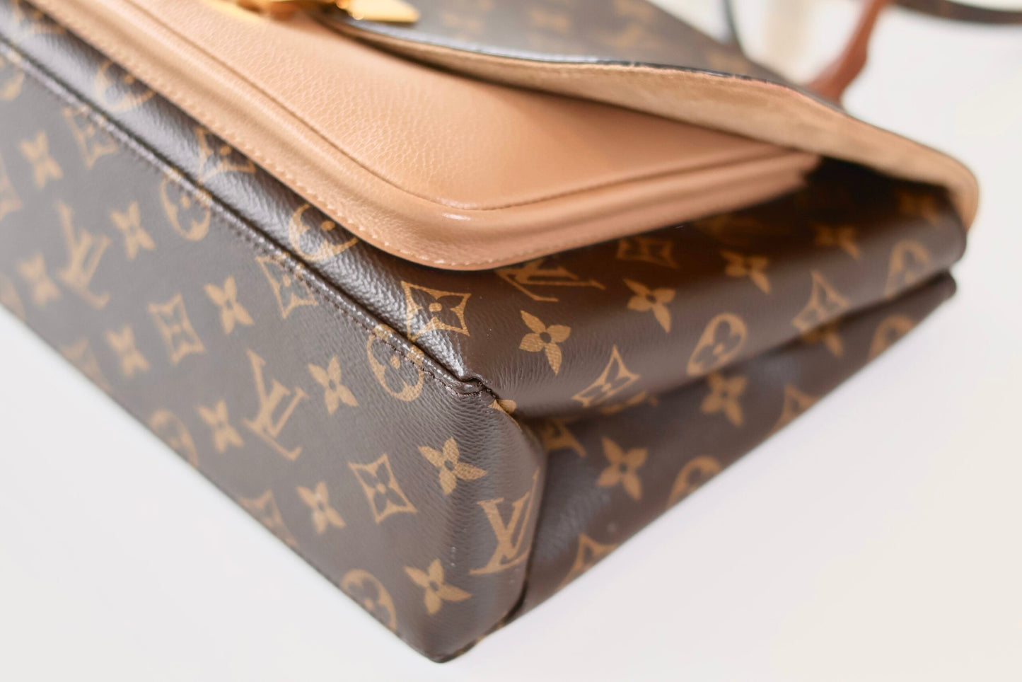 Louis Vuitton Lock handbag monogram