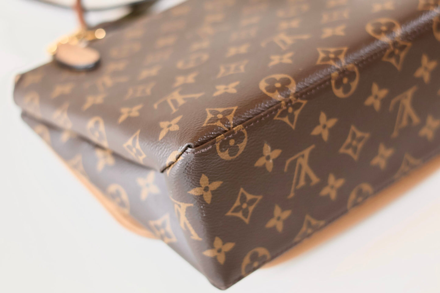 Louis Vuitton Lock handbag monogram