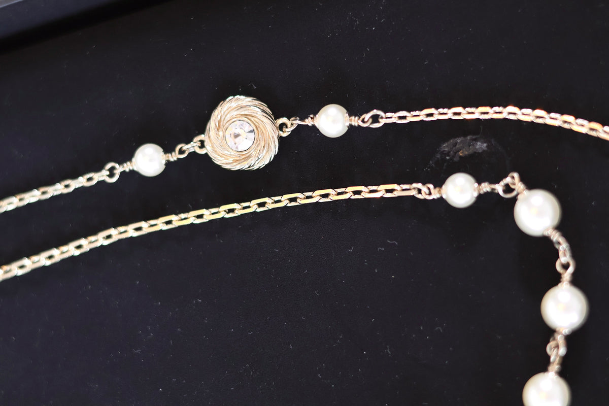 Chanel CC Pearl necklace