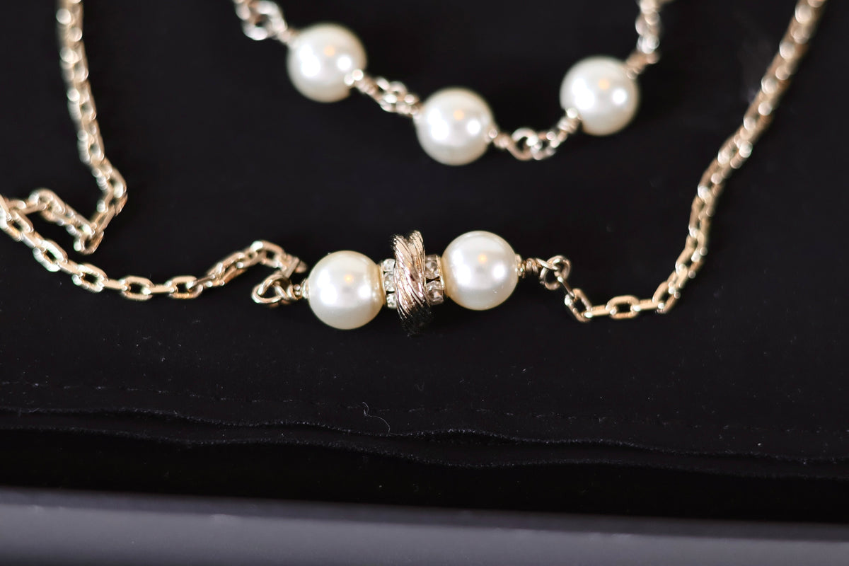 Chanel CC Pearl necklace