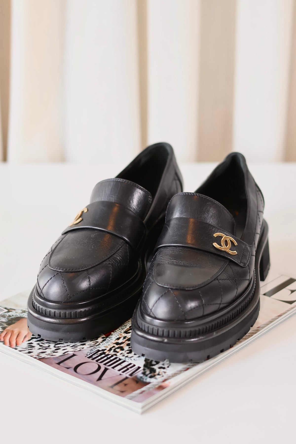 Chanel CC Loafers Black