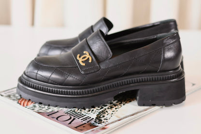 Chanel CC Loafers Black