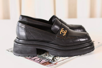 Chanel CC Loafers Black