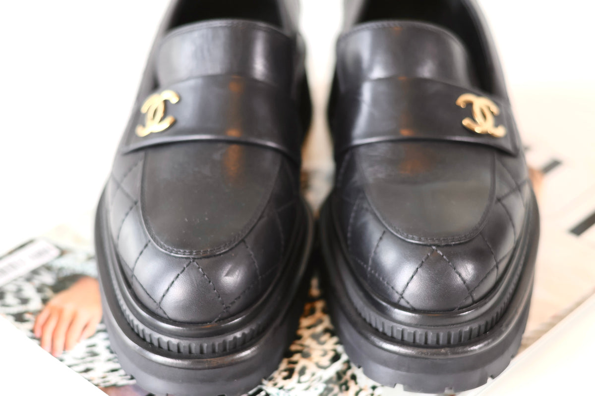 Chanel CC Loafers Black