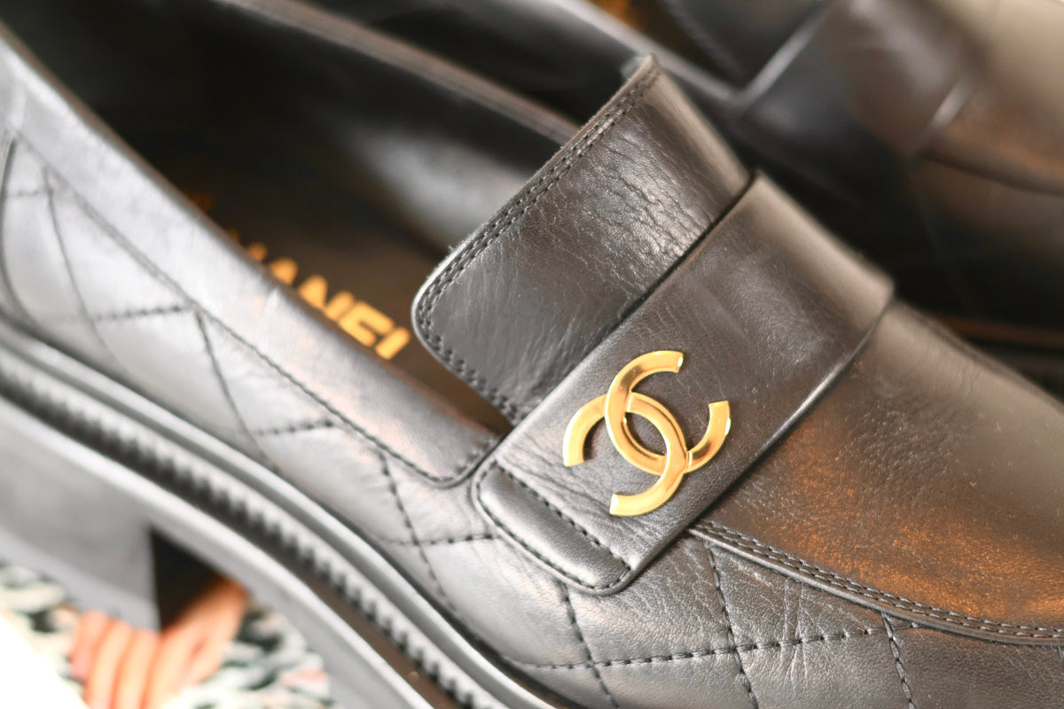 Chanel CC Loafers Black