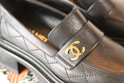 Chanel CC Loafers Black