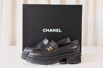 Chanel CC Loafers Black