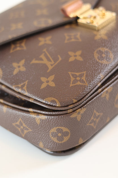 Louis Vuitton Pochette Metis Monogram