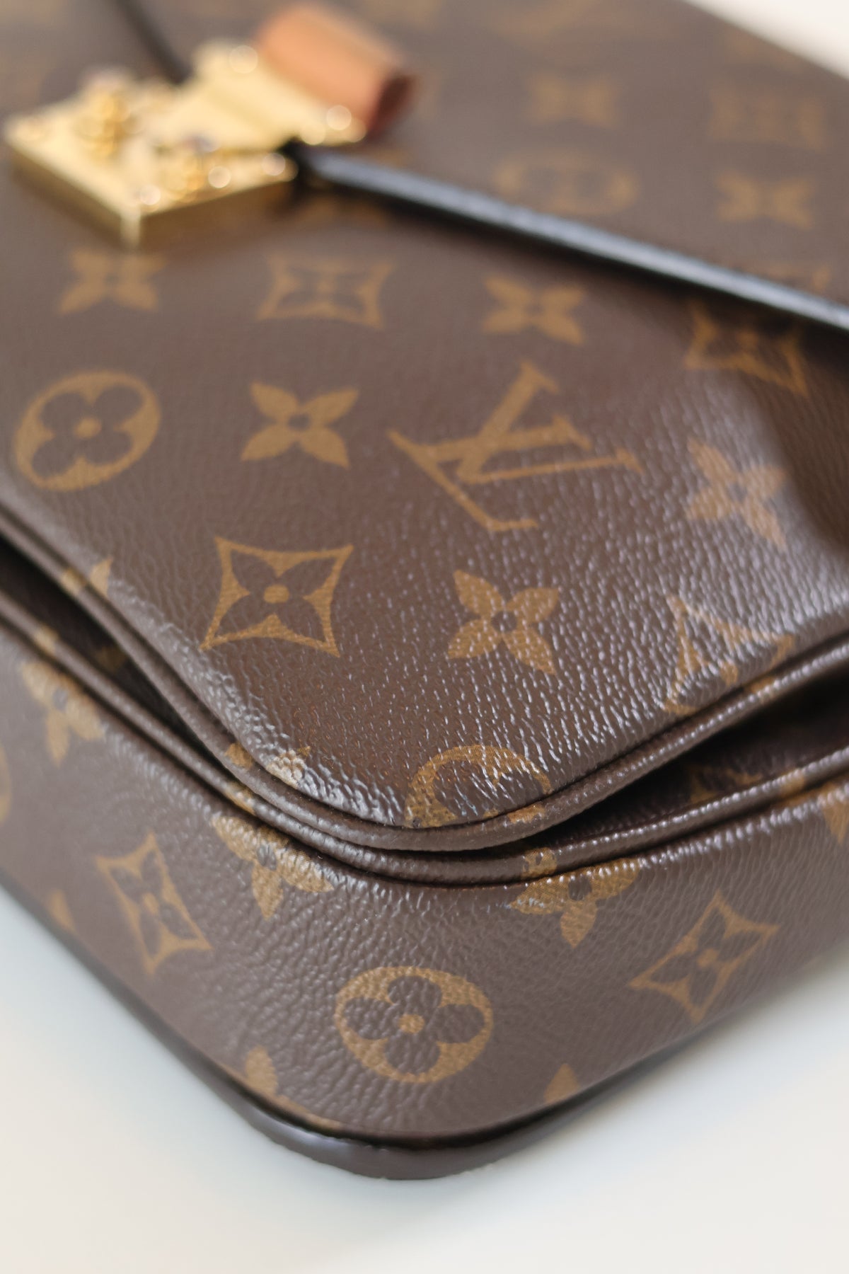 Louis Vuitton Pochette Metis Monogram