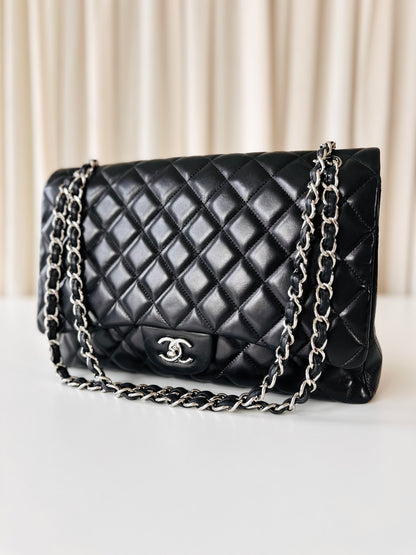 Chanel Jumbo Maxi black
