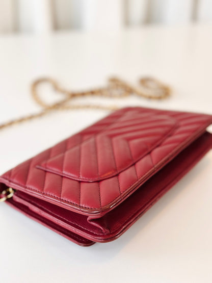 Chanel Reissue wallet on chain