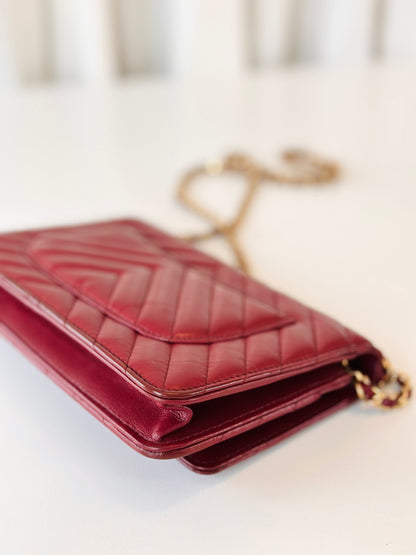 Chanel Reissue wallet on chain