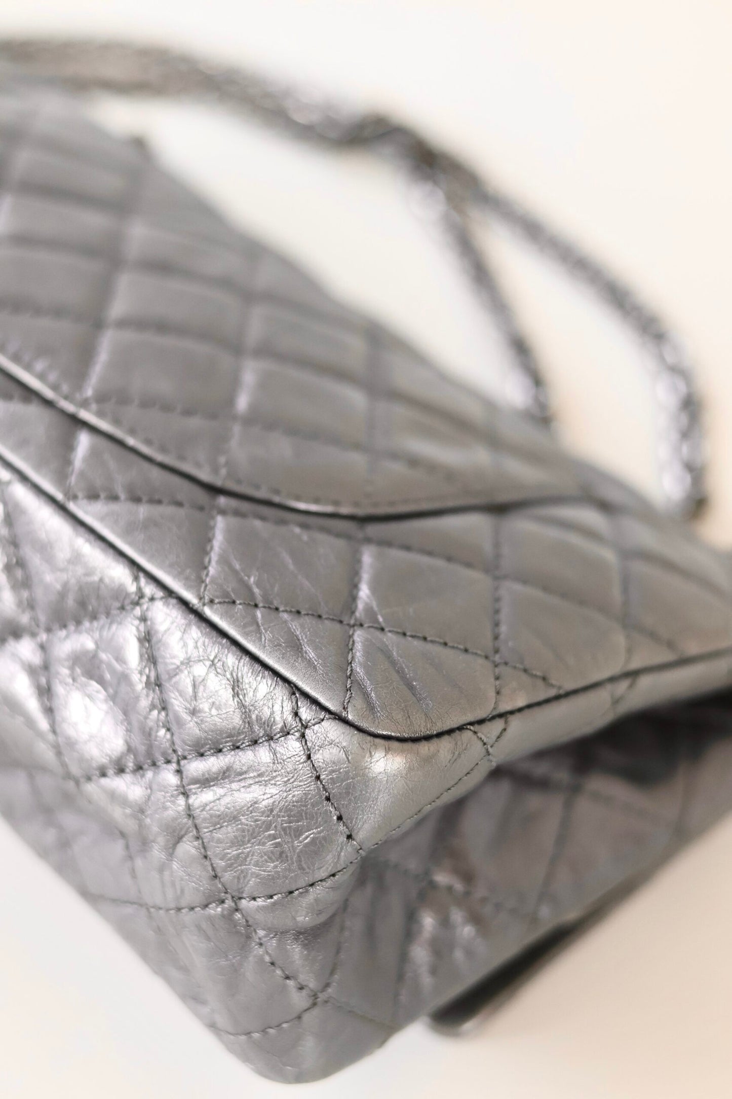 Chanel Reissue medium metallic grey/silver