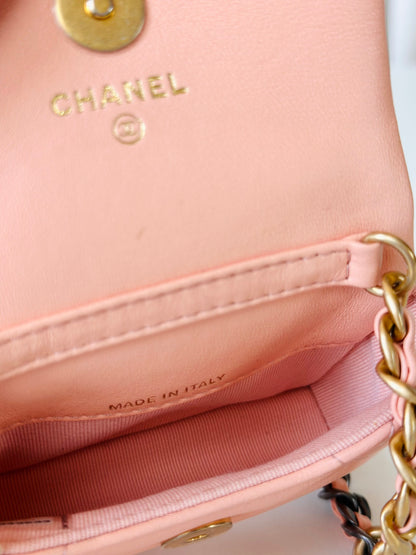 Chanel 19 waistbag
