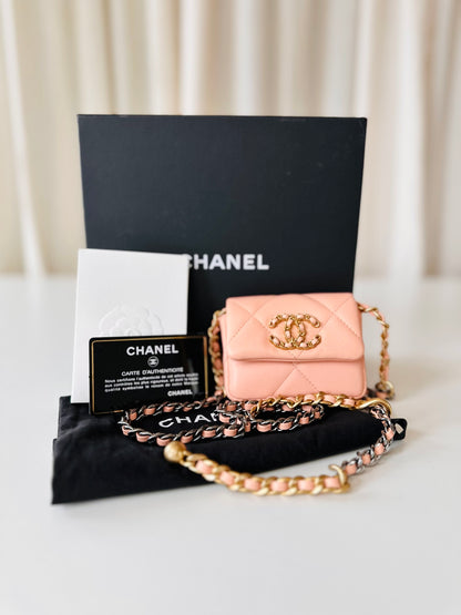 Chanel 19 waistbag