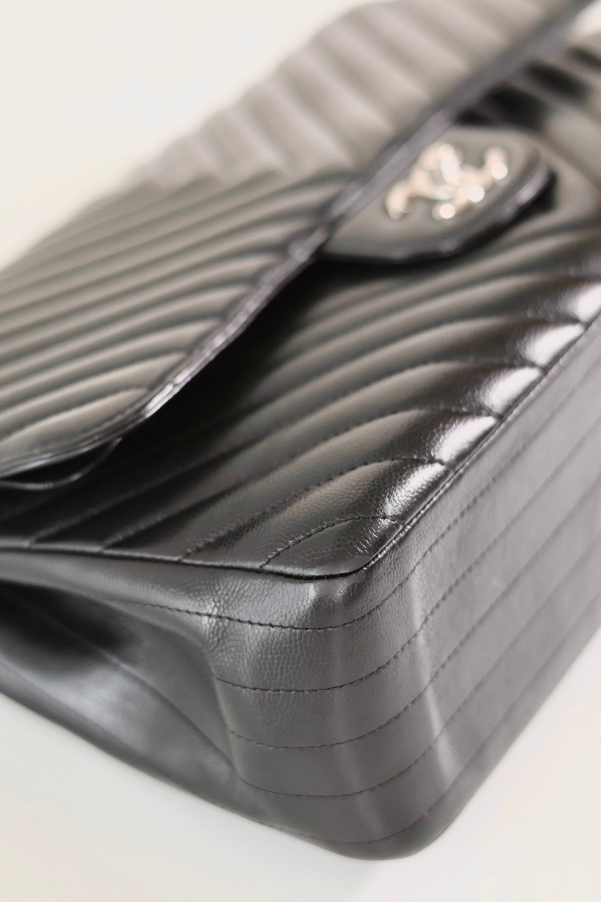 Chanel Classic Chevron Jumbo Black