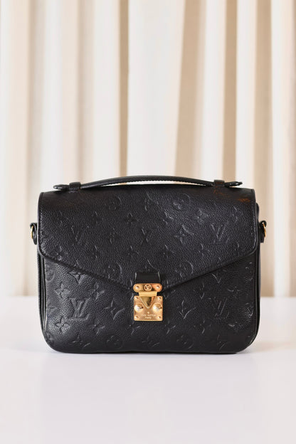 Louis Vuitton Pochette Metis Black