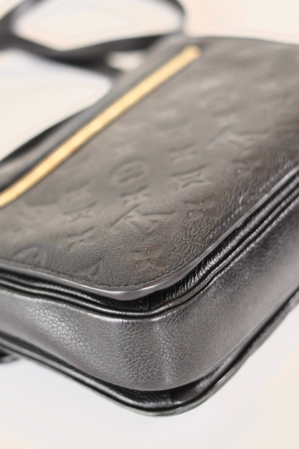 Louis Vuitton Pochette Metis Black