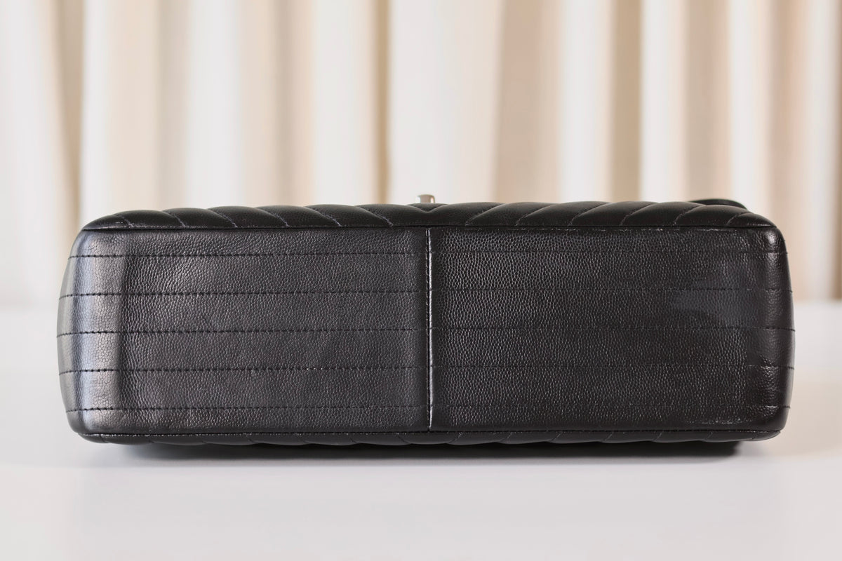 Chanel Classic Chevron Jumbo Black