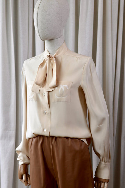 Chanel silk blouse créme