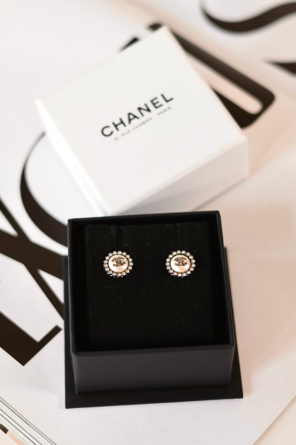Chanel round diamond stud earrings