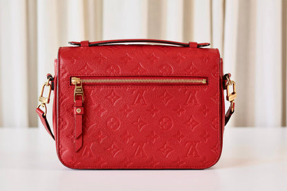 Louis Vuitton Pochette Metis