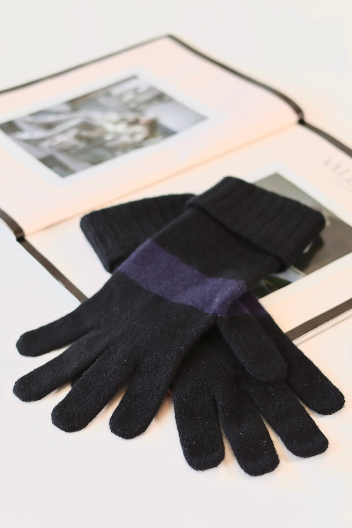 Chanel cashmere gloves