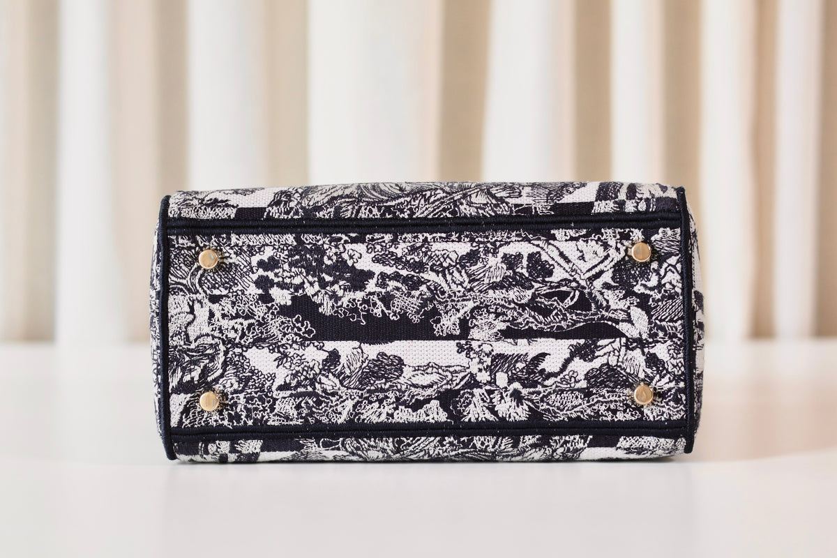 Lady Dior embroidered medium