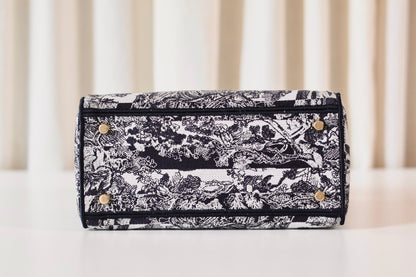 Lady Dior embroidered medium