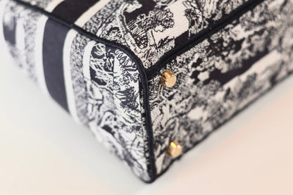 Lady Dior embroidered medium