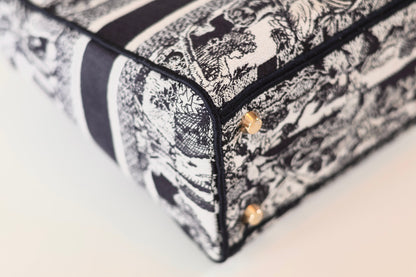 Lady Dior embroidered medium