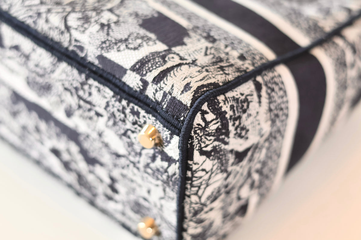 Lady Dior embroidered medium