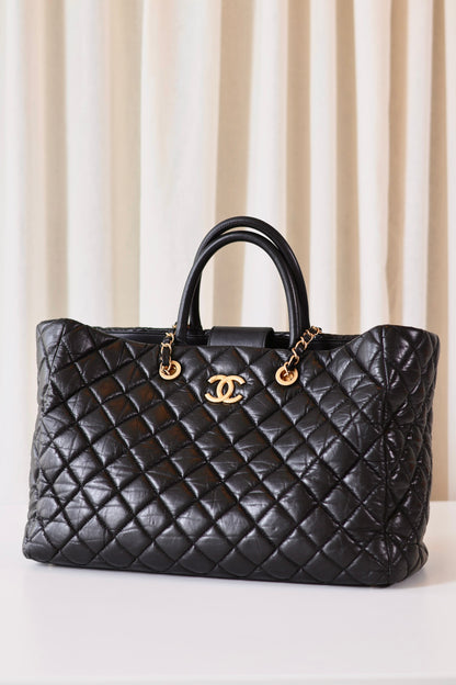 Chanel black quilted shopper