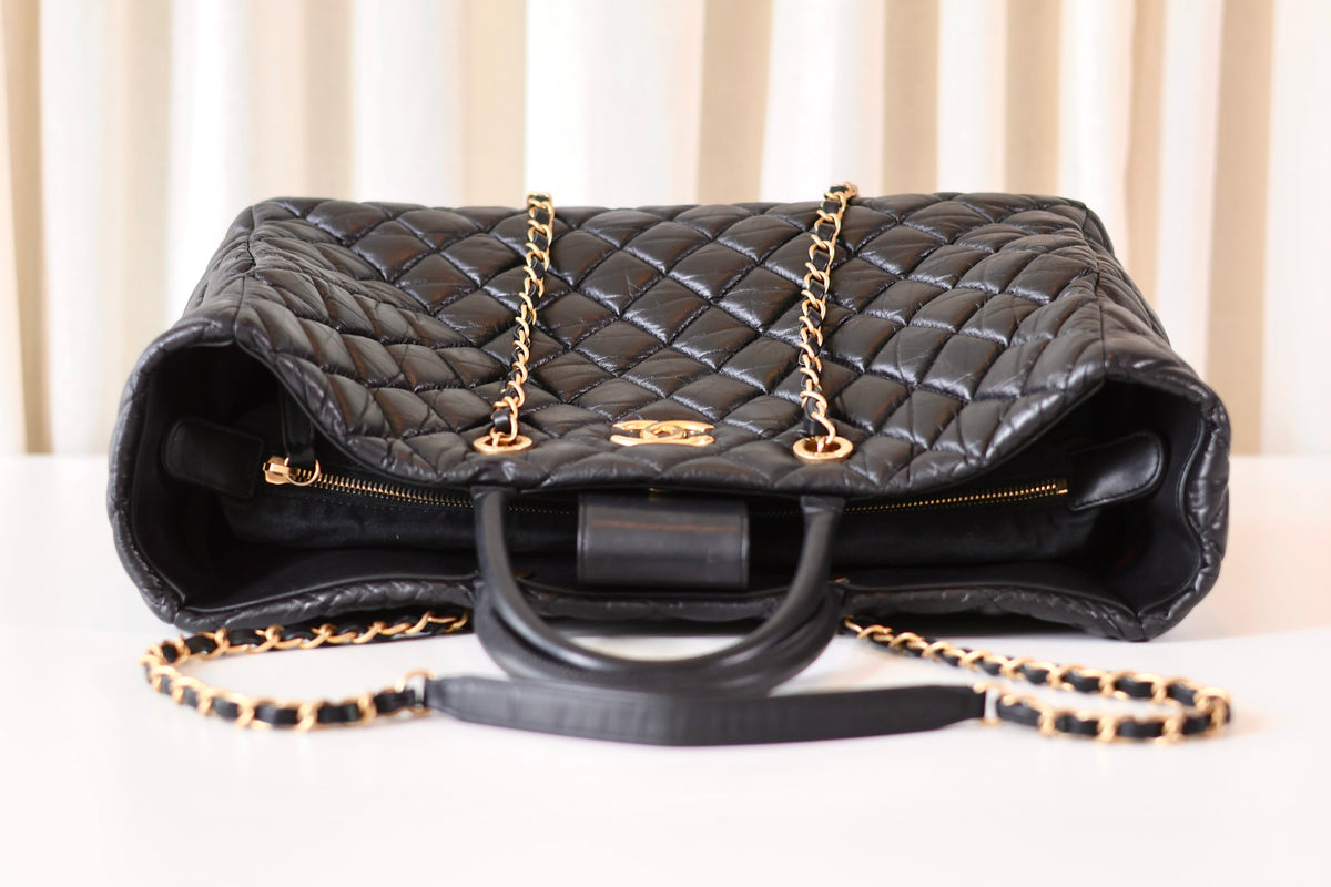 Chanel black quilted shopper