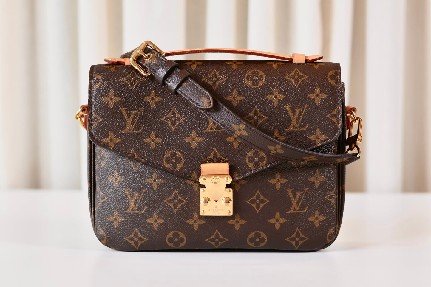 Louis Vuitton Pochette Metis Monogram