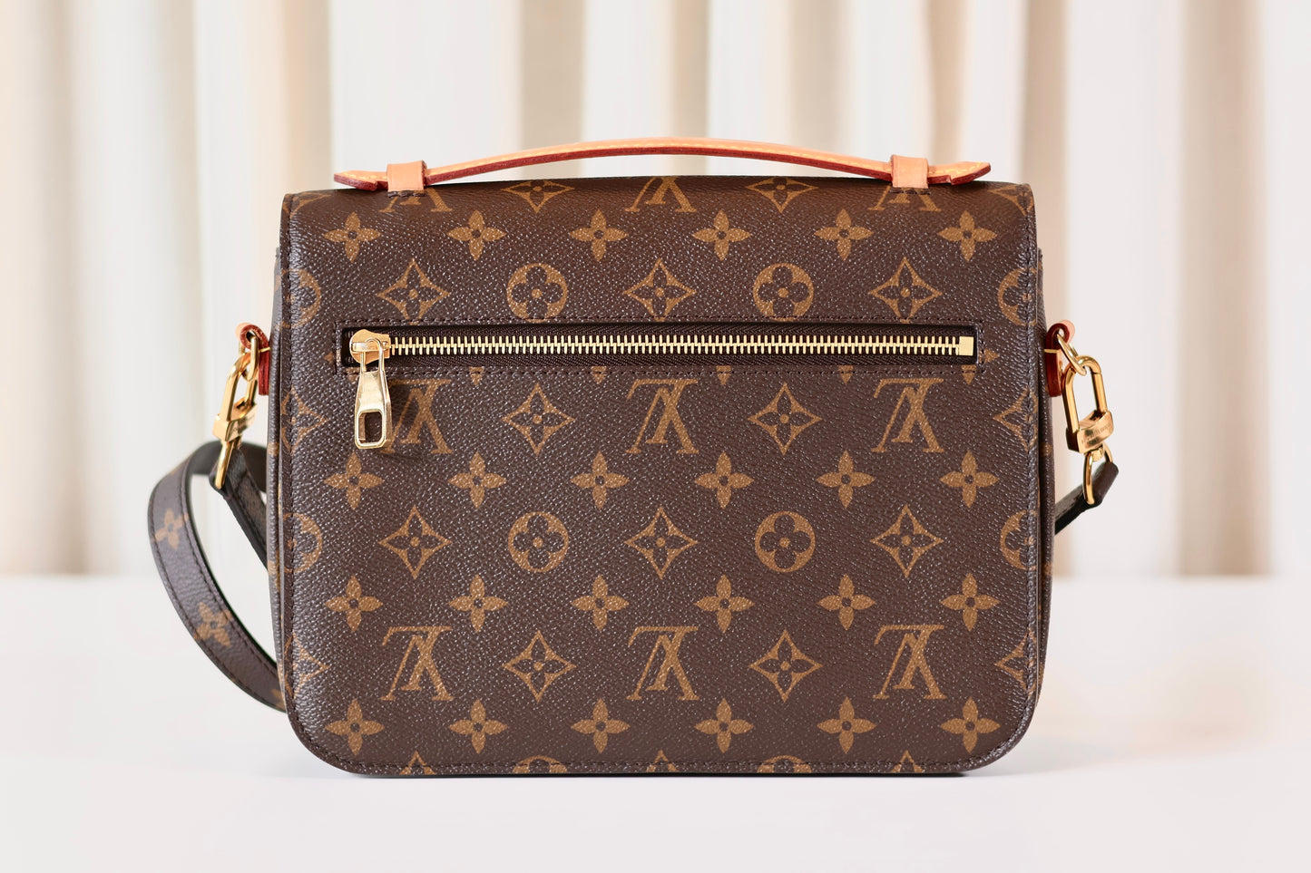 Louis Vuitton Pochette Metis Monogram
