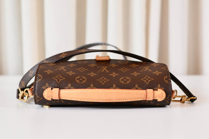 Louis Vuitton Pochette Metis Monogram