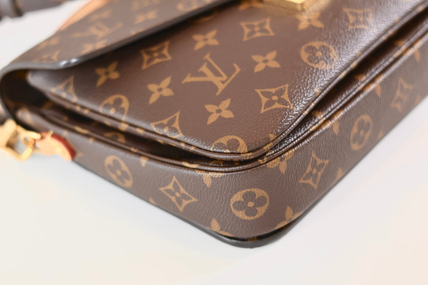 Louis Vuitton Pochette Metis Monogram