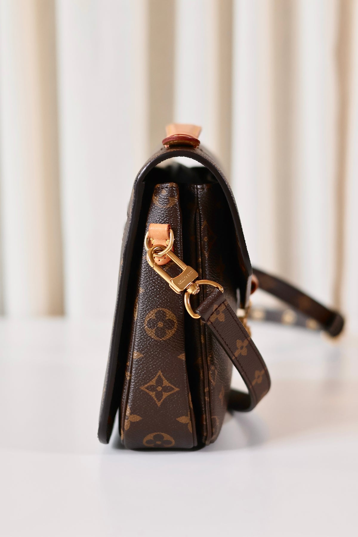 Louis Vuitton Pochette Metis Monogram