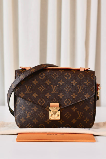 Louis Vuitton Pochette Metis Monogram