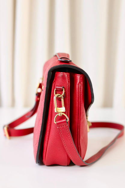 Louis Vuitton Pochette Metis red