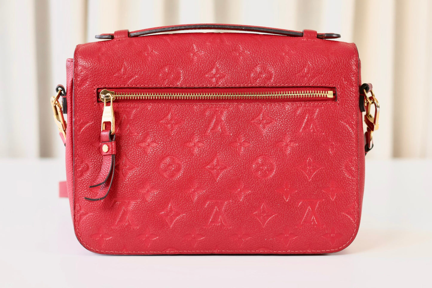 Louis Vuitton Pochette Metis red