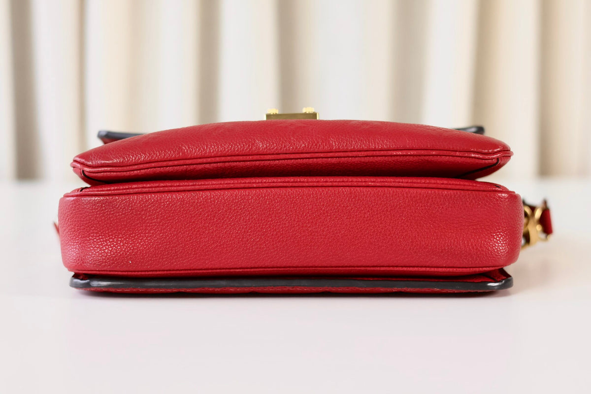Louis Vuitton Pochette Metis red