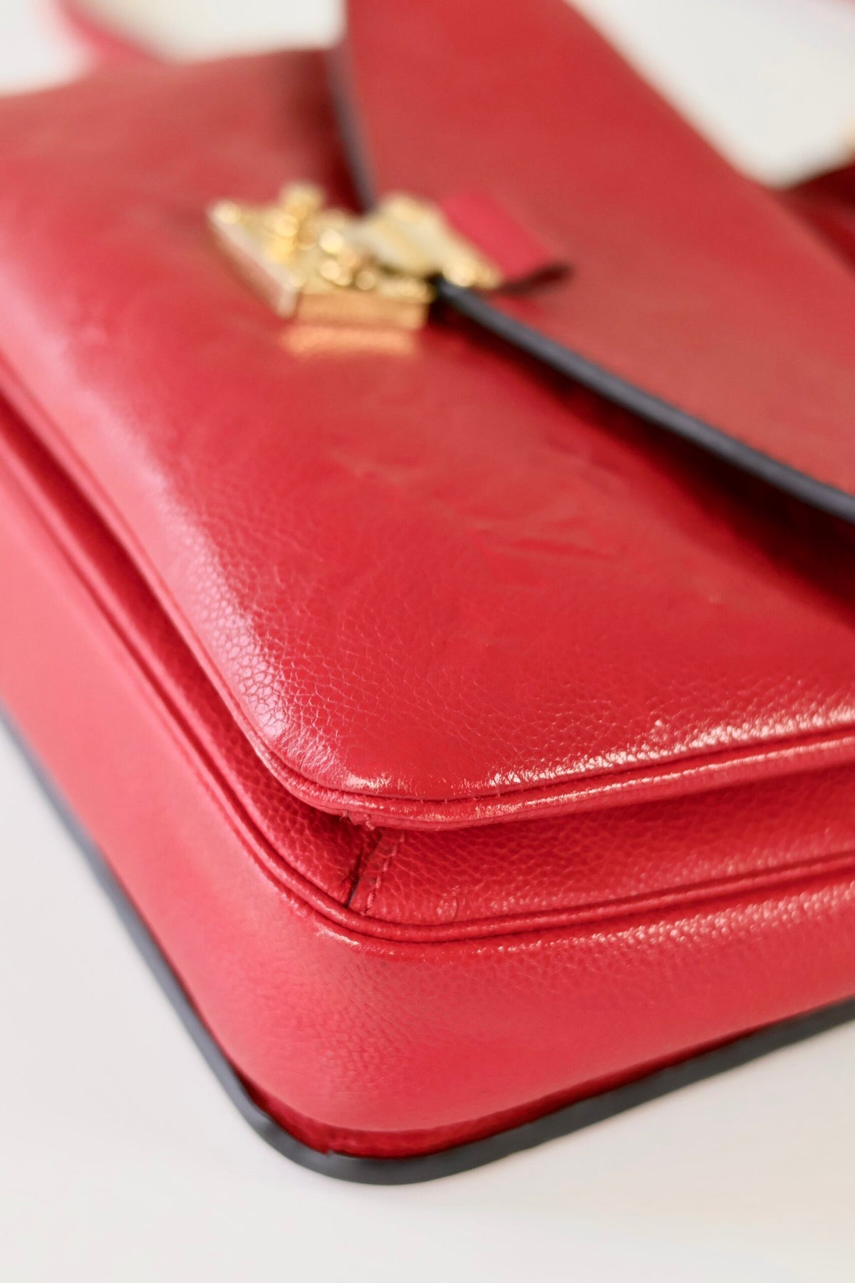 Louis Vuitton Pochette Metis red