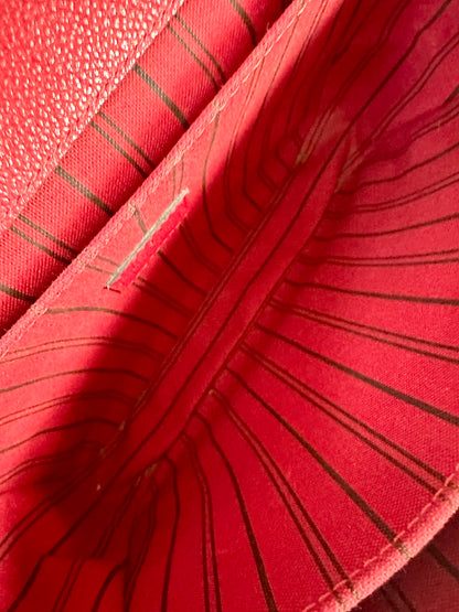 Louis Vuitton Pochette Metis red
